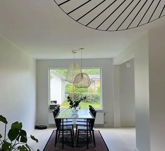 Villa Naera Till Natur Och Stan